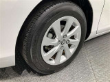 トヨタ純正ホイールキャップ装着車になります♪