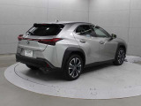 歩行者検知機能付衝突回避支援型プリクラッシュセーフティ、LDA、AHS、レーダークルーズコントロールをセットにした「Lexus Safety System +」を装備しています。