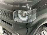 LEDヘッドライトは、点灯の瞬間から最大光量を発揮し、突然暗くなるトンネルなどでの安定感を高めます。