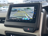 車庫入れ・駐車を安心サポート!バックカメラ装備です。