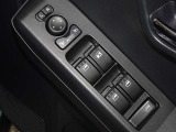 電動格納式ドアミラー・パワーウインドウを装備しています。