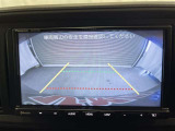 バックモニターつきですから車庫入れもラクになりますね。とても便利でうれしい安全装備です(^^♪