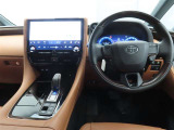 ぜひ展示車の運転席に座ってみてください。