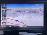 見やすい純正ナビ、操作もスムーズです。TVも高画質、音楽も高音質で楽しめます。楽しいドライブを!