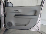運転席ドア内張はご覧の通り