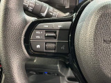 ステアリングにオーディオ操作スイッチが付いています。オーディオ画面に直接タッチしなくても操作が出来ますので、運転に集中できます。