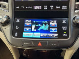 左右独立温度オートエアコンです。 運転席、助手席それぞれで独立して温度設定ができます。冷え性の方が乗っても安心ですね♪
