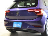 LEDテールランプを採用。シャープな発光デザインで、後方から見てもPoloらしい存在感があります。
