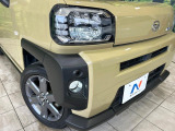 【LEDヘッドライト】悪天候や夜間走行時も良好な視界を確保し安心して運転できる高輝度LEDヘッドライトを装備!点灯速度が早く、消費電力も抑えられています。
