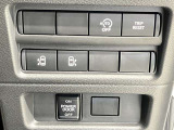 運転席から両側電動スライドドアの開閉ができます