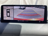 狭い場所での駐車やすれ違いなどでより的確な運転操作に役立つ360&deg;ビューモニターが装備されています。