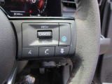 プロパイロット搭載!アクセル、ブレーキを自動でコントロールして前のクルマとの車間距離を保つ手助けをします。