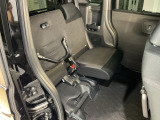 後席をはね上げれば、「もうひとつの荷室」が生まれます。