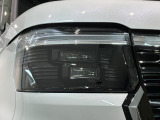 LEDヘッドライトは、点灯の瞬間から最大光量を発揮し、突然暗くなるトンネルなどでの安定感を高めます。