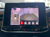 バックカメラ付きで狭い場所の駐車も安心です