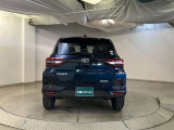 リヤ、後ろから見るとまた車の印象が変わってきますね☆☆