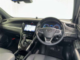 運転席まわりです。 各操作スイッチは使いやすい位置に配置されてます。