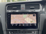 スマートフォン用アプリ[Apple CarPlay][Android Auto]対応の純正ナビ Discover Pro を装備、ラジオのほか、USB、Bluetoothハンズフリー通話にも対応。