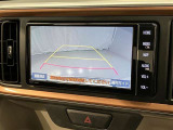 車庫入れや後方操作をサポート!苦手な駐車も安心のバックモニター付きです♪ガイド線も表示されますので、どこまで下がれば良いか目安にもなります☆