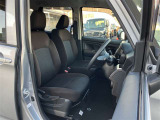運転席・助手席です