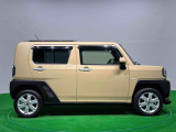 最小回転半径4.8mという小回り性能で、狭い道や初めての駐車場でも運転しやすいですよ。