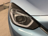 LEDヘッドライトは、点灯の瞬間から最大光量を発揮し、突然暗くなるトンネルなどでの安定感を高めます。
