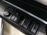 全席オートパワーウィンドウ☆窓の全閉全開が自動で出来るので便利ですよ♪
