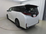 展示車はお客様のお住いの近くのネッツトヨタ石川のお店まで移動も可能です。最寄りの店舗までお気軽にご相談ください。