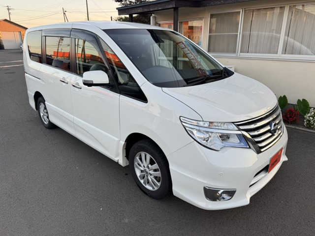 セレナ 2.0 ハイウェイスター Vセレクション+Safety II 4WD
