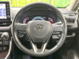 【純正革巻きステアリング】上質な革を使用することで、手にしっかり馴染みとても運転しやすいハンドルです♪