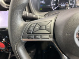 ステアリングにオーディオ操作スイッチが付いています。オーディオ画面に直接タッチしなくても操作が出来ますので、運転に集中できます。