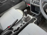【ステアリングスイッチ】運転中、前方から目線をそらすことなく、オーディオ等の操作が可能な便利機能!安心&快適なドライブを演出してくれます♪