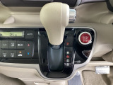 発進時から滑らかに加速する無段階変速のCVTはストップ&ゴーの多い街の中も快適です