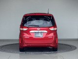 バックカメラが付いているのでバックでの車庫入れも安心です。