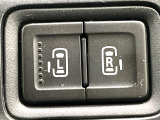 【両側パワースライドドア】スマートキーや運転席のスイッチで後席両側スライドドアの開閉が可能♪電動だから力を入れてドアを開ける必要が無く、小さなお子様でも簡単に開け閉めでき快適です♪