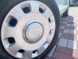●純正ホイール:輸入車ならではの卓越した走りを支えるホイールと足回りです!日本車の走りに慣れている方にもぜひ体感して頂きたいほど、高いレベルでまとまっています!