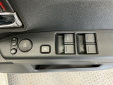 室内からミラーの開閉が可能な電動格納ミラーです!