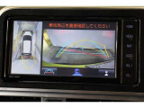 車両を上から見たような映像表示するパノラミックビューモニター付き!