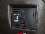 ◆片側電動スライドドア◆狭い駐車場でも乗り降りが楽々♪お子様が隣の車にドアを当ててしまう心配もございません!小さなお子様連れの方もこれで安心。