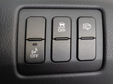 ★使いやすさや安全性を追求したステアリング周り!高級車ゆえにスイッチ類が多いのも特徴ですね!考え尽くされた配置ですぐに使いこなす事が出来ますのでご安心下さい!是非、体感してみて下さい!!