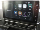 9インチスマホ連携ディスプレイオーディオを搭載。フルセグTVやBluetooth機能有り。Apple Car PlayやAndroid Autoに対応。スマホ内のナビや音楽再生のアプリを使用できます