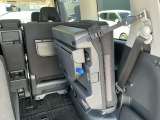 後部座席のシートアレンジで荷室広がる!用途に合わせて賢く使っちゃいましょう☆