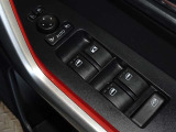 電動格納式ドアミラー・パワーウインドウを装備しています。