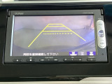 便利な3ビュー切り替え、ガイド線表示付きのバックカメラです。後退時、後方の視界をサポートします