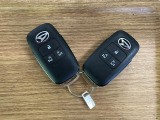 【スマートキー】 スマートキーを携帯していれば、ドアハンドルのボタンを押すだけでロックの解除ができます。
