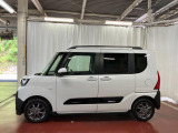 【スマートアシスト搭載車】 衝突回避支援ブレーキ機能(対車両・歩行者)、衝突警報機能(対車両・対歩行者)、誤発信抑制制御機能などの機能で安全な運転をサポートします。
