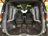 後席を格納すると、これだけの広さが!シーンに合わせたシートアレンジで、大きな荷物も積むことが出来ます♪
