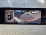 狭い場所での駐車やすれ違いなどでより的確な運転操作に役立つ360&deg;ビューモニターが装備されています。