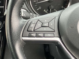 運転中でも音量調整やチャンネル変更がスムーズにできるステアリングスイッチ付き♪