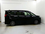 この度は、当社の展示車をご覧いただきまして、誠に有難うございます。自信をもってお勧めできる車となりますので、ごゆっくりご覧頂きたいと思います。